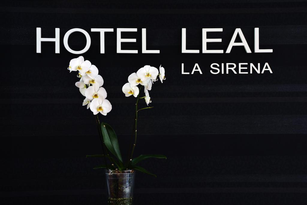 Hotel Leal - La Sirena Villanueva De Arosa Bagian luar foto